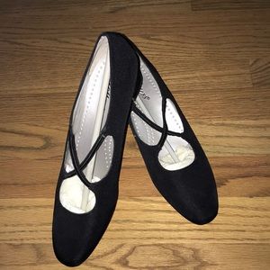 Trotters Jamie BRAND NEW Black Microfiber 8SS SLIM